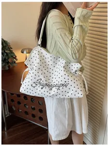 Sac cabas design de niche coréen, grand sac porté épaule élégant pour femme été.