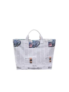 Modieuze totebag met krantenprint, grote casual handtas voor dames voor dagelijks gebruik.
