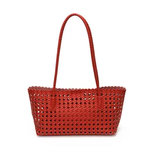 Rode hol geweven tote tas voor vrouwen, grote capaciteit casual schoudertas handtas stijlvol.