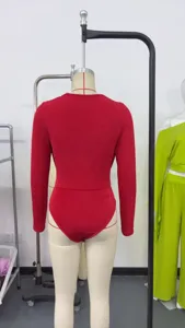Body rosso a manica lunga da donna, top elegante monocolore in stile casual chic.
