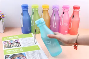 Candy color frosted plastic water bottle 550ml portable sports cup with leakproof lid