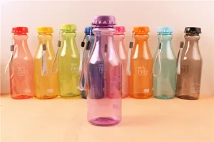 Colorful plastic water bottle detail, 550ml portable sports cup with sealing cap and lanyard.