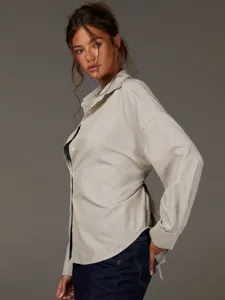 Camicia a maniche lunghe rigata oversize con scollo a V e revers vita stretta stile francese