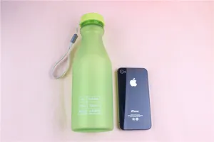 Frosted Plastic Sports Water Bottle 550ml Portable Soda Cup with Hand Strap Design