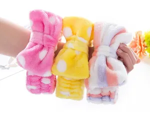 Cute plush bow headband detail shot, ideal for daily makeup, face washing, and relaxing spa use.