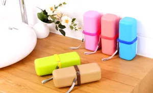 Tragbare Reise-Zahnbürstenhülle und Mundspülbecher Set, bunte Plastik-Aufbewahrungsbox.