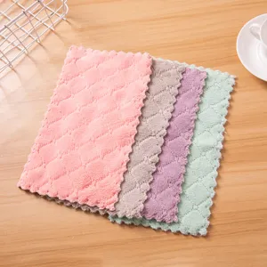 Microfiber cleaning cloths for kitchen dishwashing and table wiping, 4-piece absorbent set.