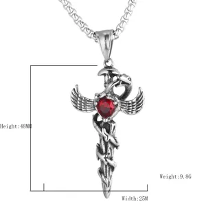 Vue détaillée du pendentif épée serpent ailes en acier inoxydable avec dimensions et cristal.
