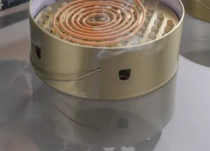 Caja soporte de incienso antimosquitos de acero inoxidable con tapa segura para el hogar.