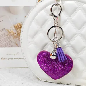 Porte-clés Cœur en Strass Créatif Alliant Métal Pompon Pendentif de Sac Mode Bijoux Femmes Cadeau Anneau de Clé de Voiture