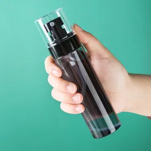 Portable clear plastic spray bottle for travel cosmetic toner and facial liquids, 1pc