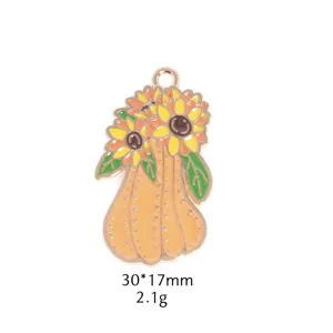 Detailed view of the Thanksgiving pumpkin maple leaf pendant, zinc alloy jewelry accessory.