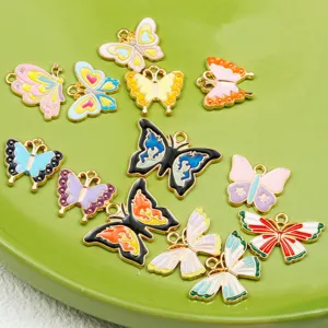 Breloques papillon en alliage émaillé coloré pour colliers bracelets faits à la main bijoux DIY.