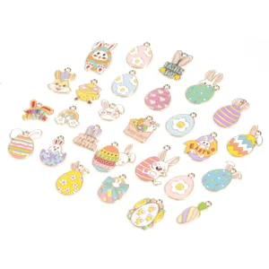 Niedliche Ostern Emaille Anhänger Set, Hasen und bunte Eier Pendants für DIY Schmuck.