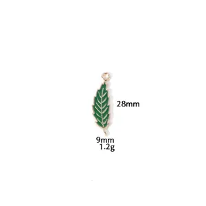 Groen geemailleerd blad hanger DIY sieraden legering 28x9mm 1,2g voor ketting sleutelhanger
