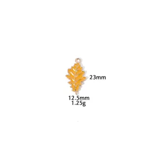 Gele geëmailleerde bladhanger charm voor DIY sieraden ketting sleutelhanger accessoires 23mm.