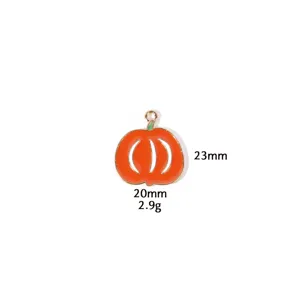 Close-up detail view of the enameled zinc alloy pumpkin pendant with exact dimensions.