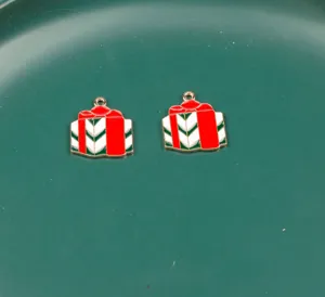 Christmas gift box enamel alloy charms pendants for DIY jewelry making, bracelets and necklaces.