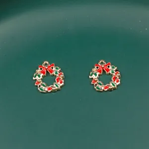 Christmas wreath alloy charms, detailed close-up of DIY jewelry making accessories and pendants.