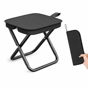 Outdoor tragbarer Klapphocker Hauptbild, zeigt erweiterte Form und Aufbewahrungstasche.