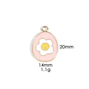 Osterei Emailliertes Anhänger Detail, süße Blumen-Charms für Halsketten DIY Schmuckherstellung.