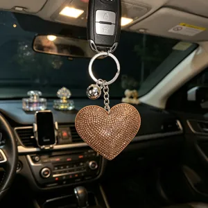 Portachiavi per auto in pelle con cuore in strass brillanti, anello elegante e luminoso.