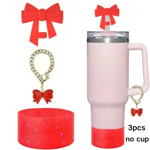 3tlg. Becher Zubehör Set mit roter Schleife Strohhalmtopper und Silikonboden Abdeckung.