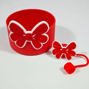 Ensemble de botte de gobelet en silicone rouge et housse de paille nœud mignon