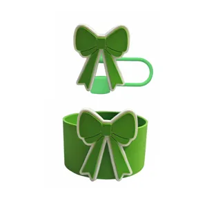 Groene siliconen strik rietje topper en bekerhoes set voor Stanley bekers details.