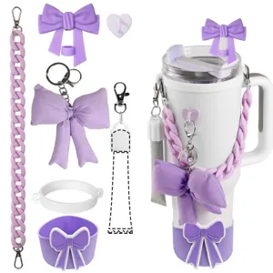 Becher Zubehörset mit gesteppter Schleife, Acryl Kettenriemen, Strohhalmabdeckung und Schutzhülle.