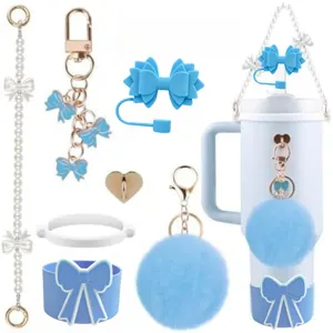Ensemble de paille nœud bleu et pendentif pompon pelucheux pour tasses isothermes