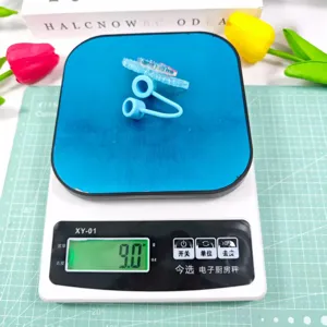 Cute acrylic cartoon funny lips straw cover dust cap for creative drinkware accessory.