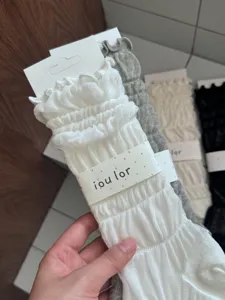 Japanse stijl gegolfde beenwarmers balletcore stapelbare sokken zachte plooien wit