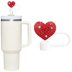 Housse de paille en strass cœur couvercle en silicone anti-poussière accessoire tasse