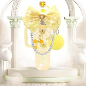 Set di accessori per tazze giallo carino con fiocco catena perle ciondoli decoro