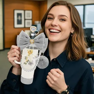 Set di accessori per tazze con fiocco grigio perle topper per paglia e ciondolo