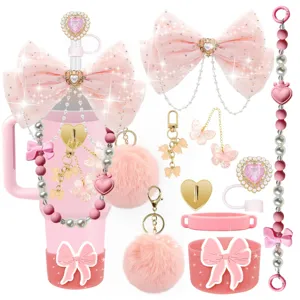 Rosa Schleifen Anhänger Set für Stanley Becher, Perlenkette, Bommel und Silikonstiefel.