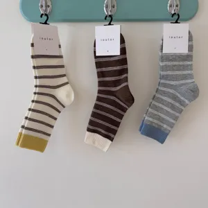 IOULOR Japanese striped cotton crew socks women colorblock stacking socks daily casual wear