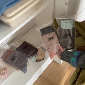 Merino wool colorblock mid-tube socks, warm thick winter stacked casual socks for daily wear.