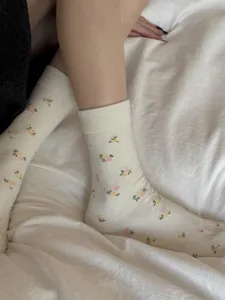 Retro floral mid-tube socks cozy autumn winter warm vintage casual cute floral cotton socks