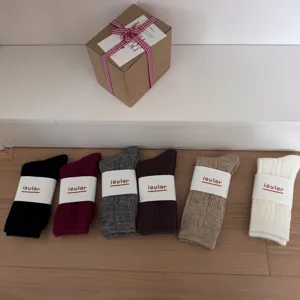 IOULOR winter thick solid color casual long socks set, cozy cable knit warm hosiery.