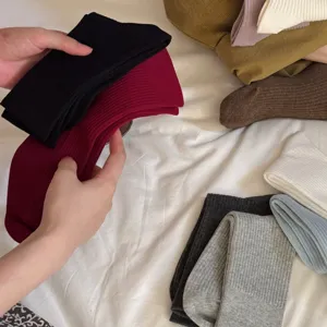 Plain knit mid-tube socks for women, anti-pilling warm autumn winter daily wear basic socks.