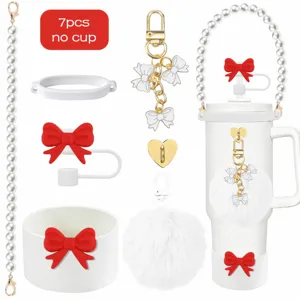 Set accessori per bicchiere cinturino di perle custodia in silicone fiocco pompon portachiavi
