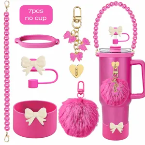 Set accessori per tazza rosa con cinturino di perle cover in silicone e ciondoli a fiocco