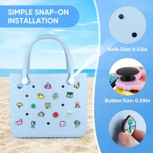 Vista detallada de dijes y botones para bolso de playa de silicona con fácil instalación.