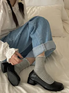 Women cute striped mid-tube socks with ruffled edge comfortable daily cotton socks pair