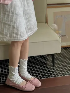 Chaussettes mi-mollet à pois mignons pour femmes chaussettes en coton respirantes douces