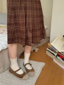 Thickened wool dot mid-tube socks for women, cozy winter warm Japanese style hosiery.