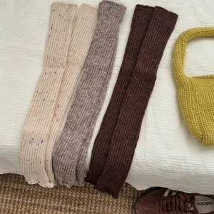 Ghette lavorate a maglia da donna, spessa misto lana calze invernali calde con punti colorati.