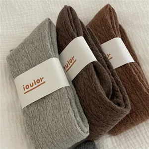 Gemütliche Wollstrümpfe für Damen, retro gerippte thermische Wintersocken im Set.
